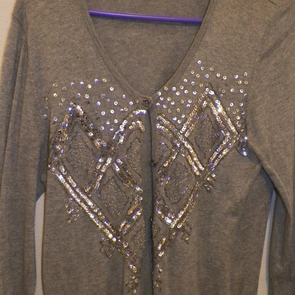 Sweater - Picture 1 of 4